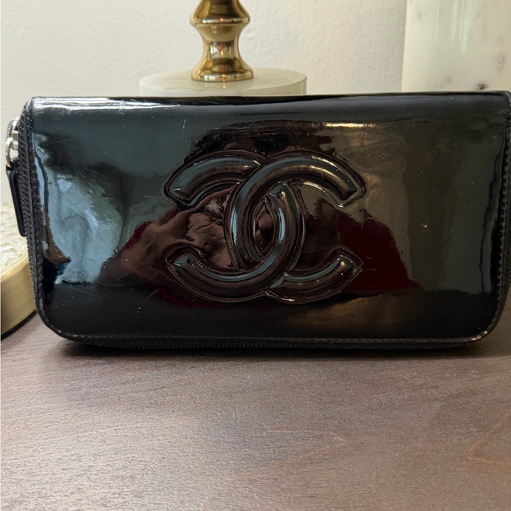 CHANEL Glossy Black Leather Wallet